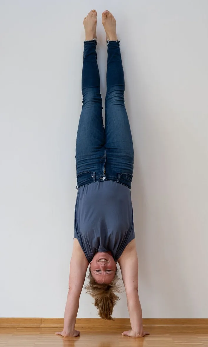 über mich, Handstand